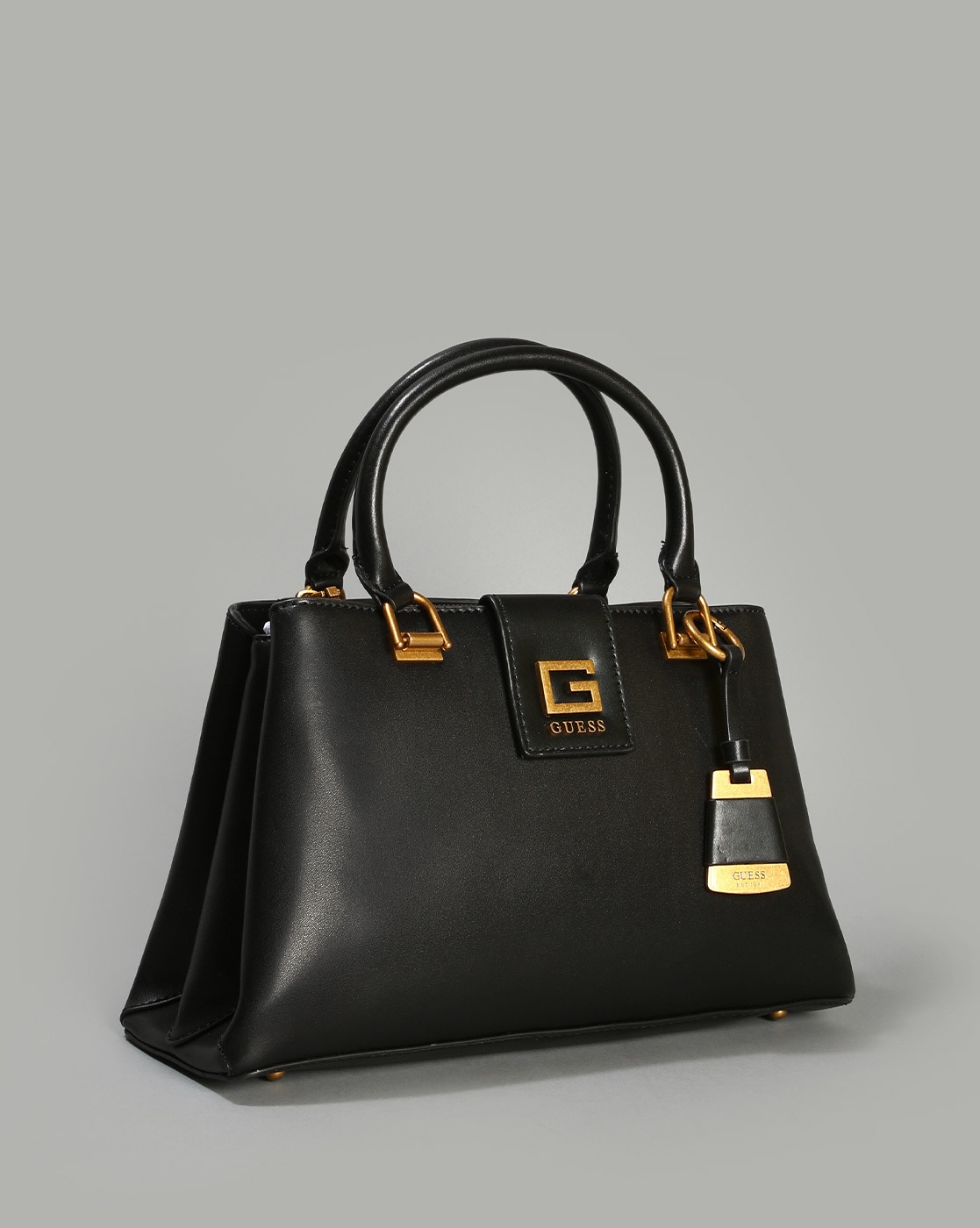 GUESS handbag GUESS bag, Women's Fashion, Bags & Wallets, Shoulder Bags on  Carousell