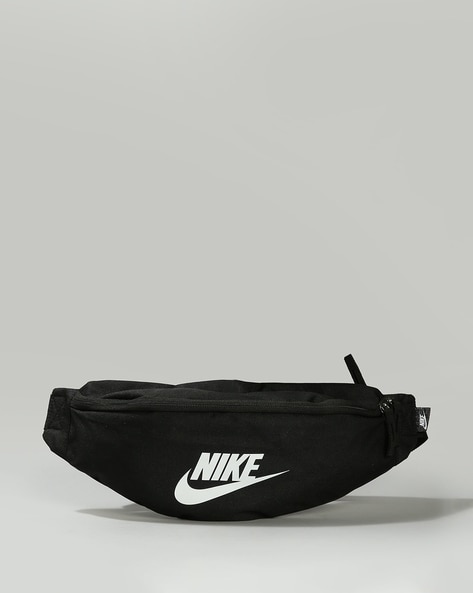 Nike shop black pouch