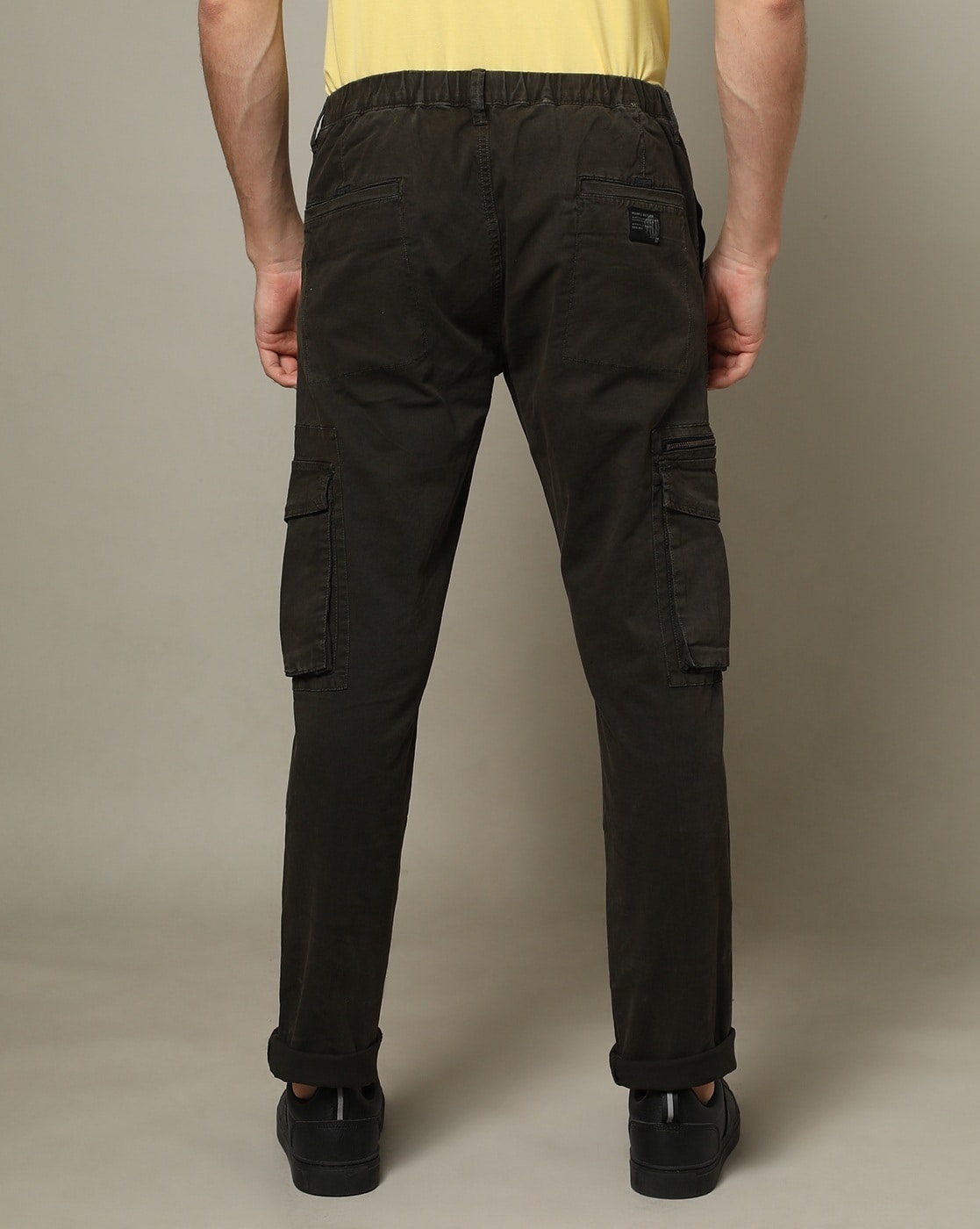 Men Relaxed Fit Cargo Pants with Insert Pockets