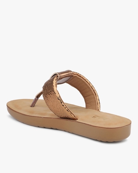 Golden Women Light Weight Long Durable Comfortable Leather Sandal For Party  Wear at Best Price in Agra | Road Life Footwear Company