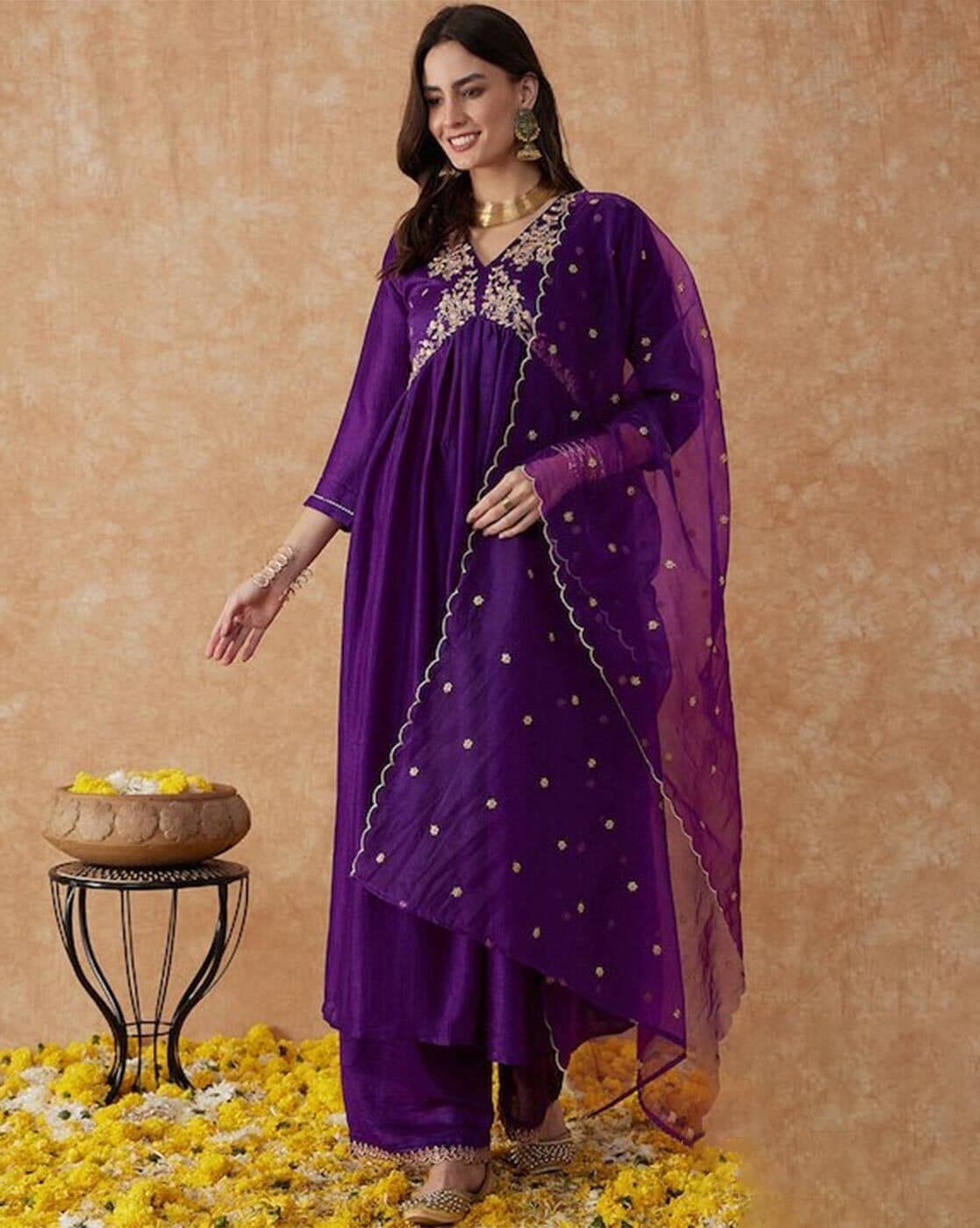 Club factory clearance anarkali suit