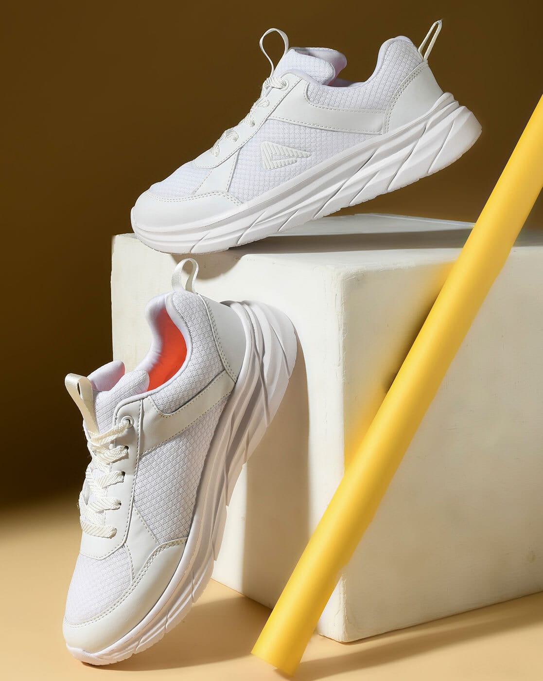 Sepatu Kets Zapatos Anatomicos Skechers White Sepatu Kets Putih