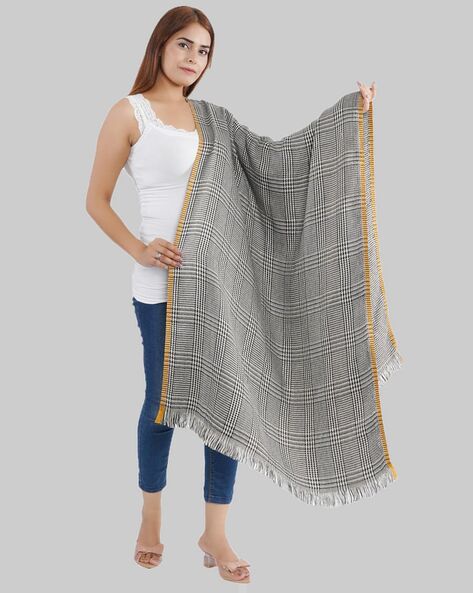 Women Checked Shawl with Fringes Price in India