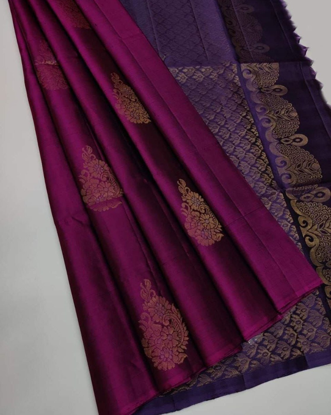 Buy Varkala Silk Palace Women's Kanchipuram Banarasi Lichi Silk saree With  Plain Unstitched Blouse Piece (Dark Purple colour) at Amazon.in