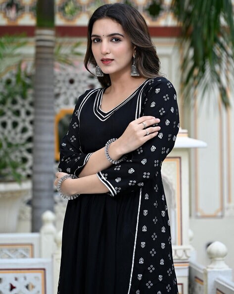 Buy Black Dresses for Women by DAEVISH Online