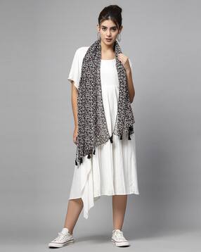 Women Floral Print Stole with Tassels-image-11