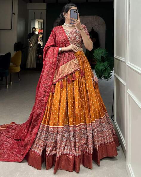 Peach Color Wedding Wear Latest New Designer Ladies Lehenga Choli at Rs  2100 in Surat