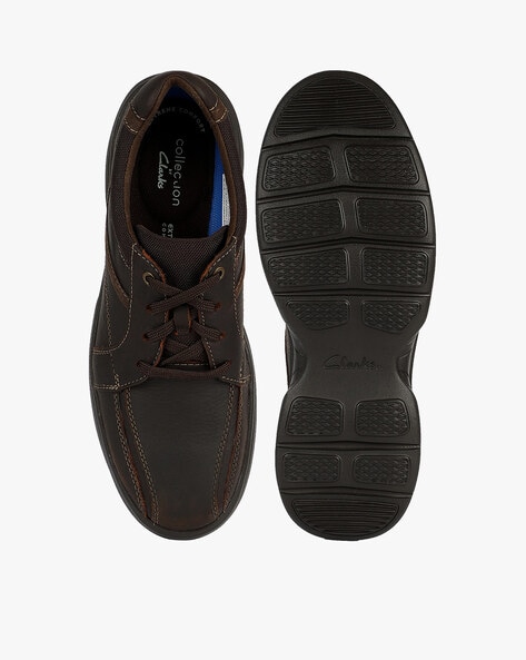 Clarks flat hotsell lace up shoes