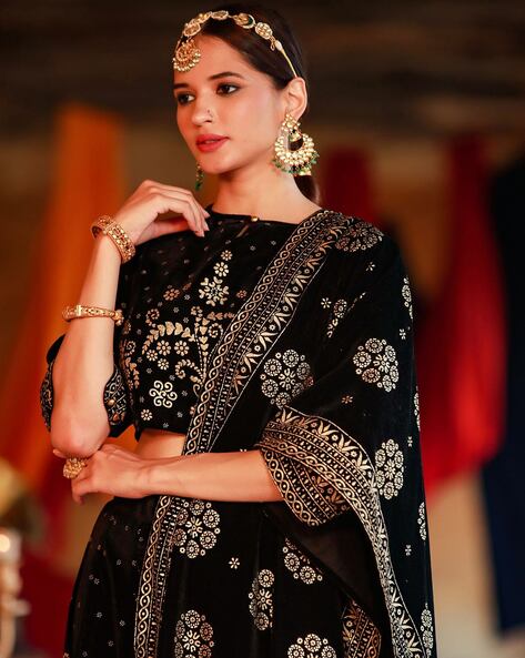 Pin by Rosa on Katrina ☆Kat☆ | Black blouse designs, Gowns dresses elegant,  Dress indian style