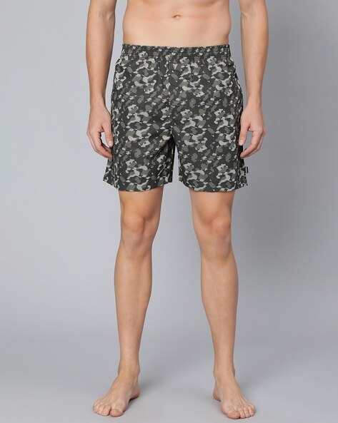 Boxer shorts with side sales pockets