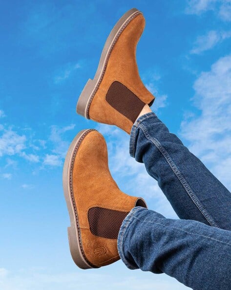 Round-Toe Slip-On Chelsea Boots