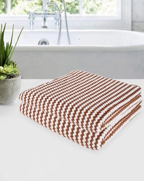 Brown patterned online bath towels