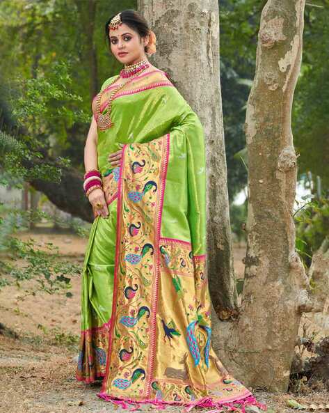 Buy Green Sarees for Women by Peachmode Online | Ajio.com