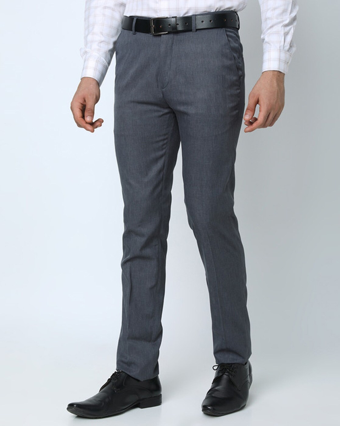 50% OFF on Arrow Men Grey Smart Smart Fit Autoflex Regular Fit Solid Formal  Trousers on Myntra | PaisaWapas.com