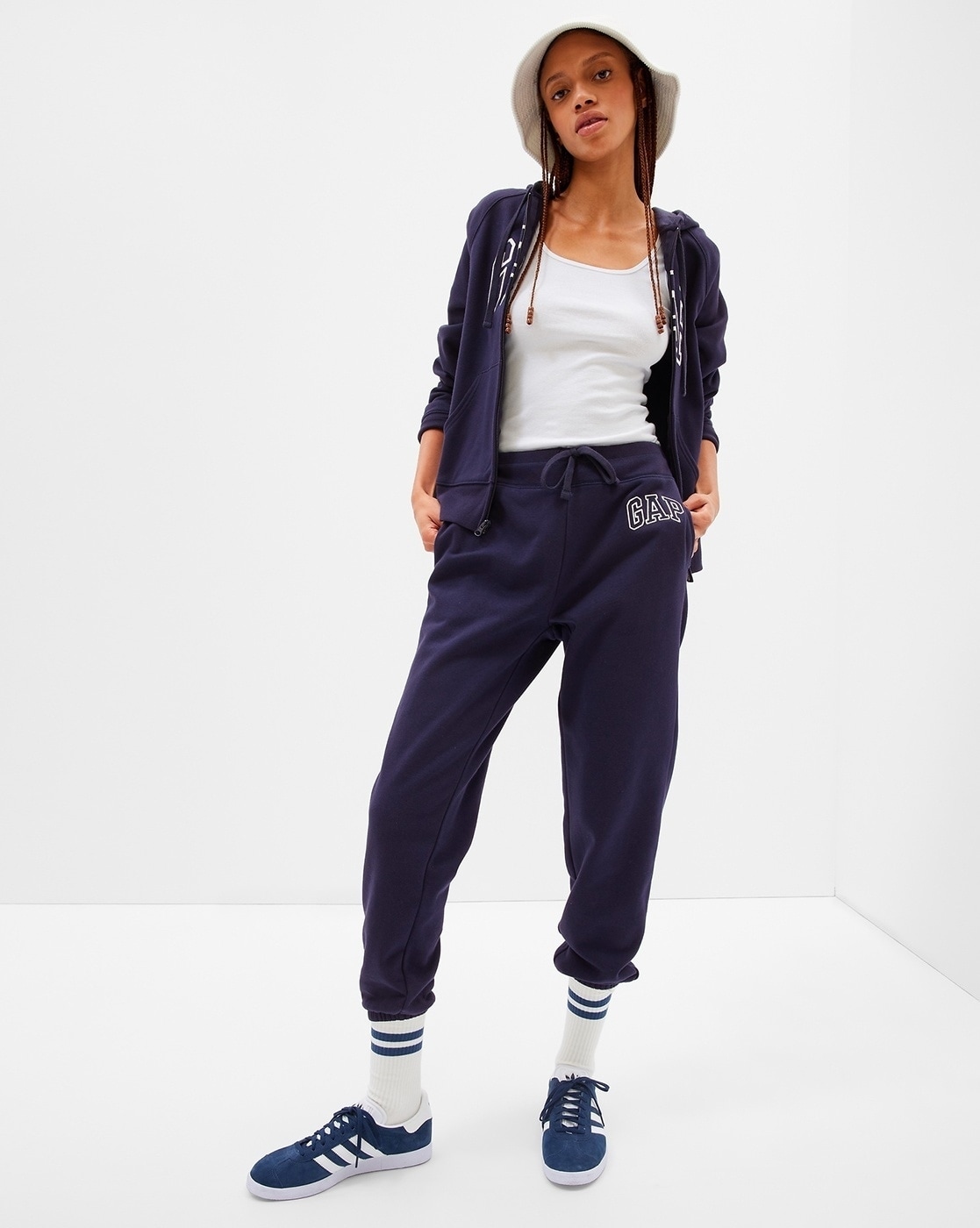 Gap on sale jogger women