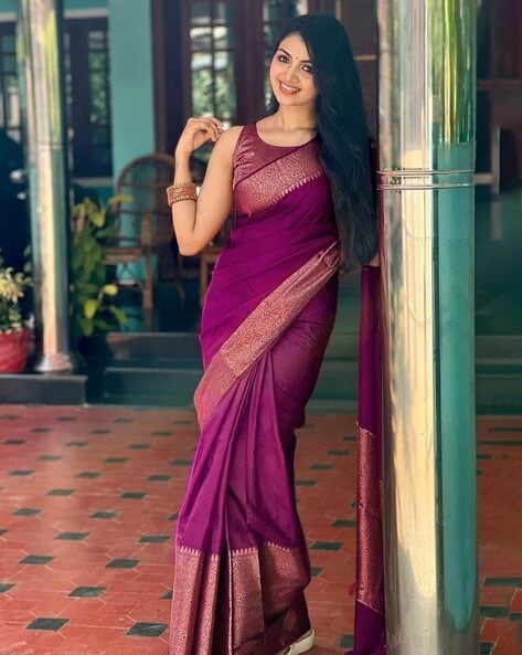 Dark magenta woven silk saree with blouse - Elora Fashion - 4061124