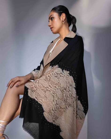 Gold best sale lace shawl