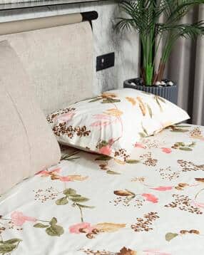 urban space 200 TC Floral Print King-Size Bedsheet with Pillow Covers-picture-24