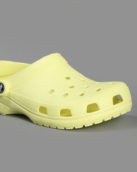 Womens yellow online crocs