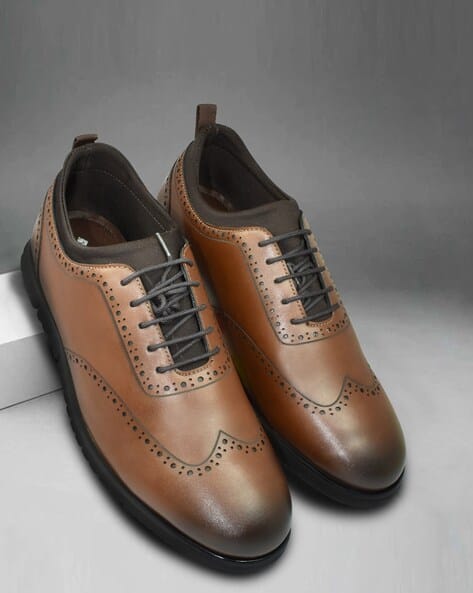 Round-Toe Lace-Up Shoes