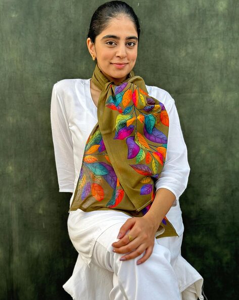 Women Leaf Print Scarf with Folded Hem Price in India