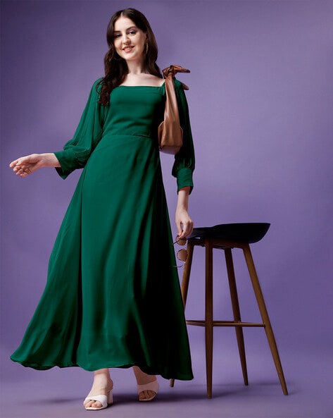 🦜Green with golden zari detailing long dress – tarangg.in