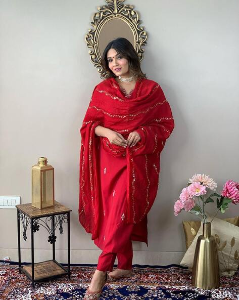 Share more than 164 red suit for women best
