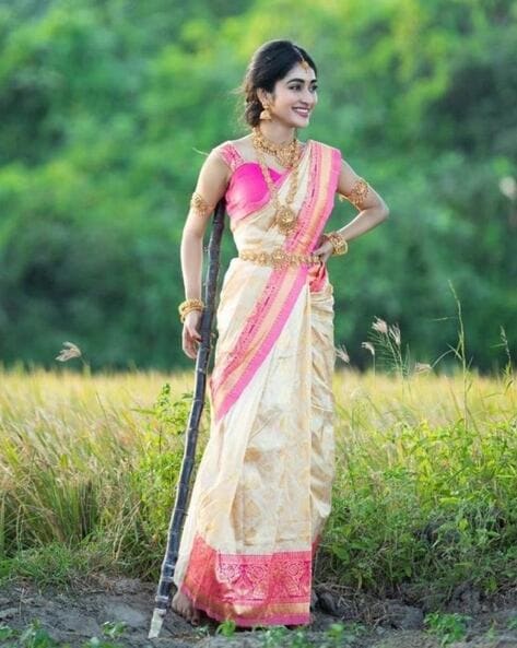 Bold and Beautiful Models - Photo Pose on Saree: The Perfect Girl Pose  ------- While there are millions of ways to pose for sarees, if you want to  go for a perfect