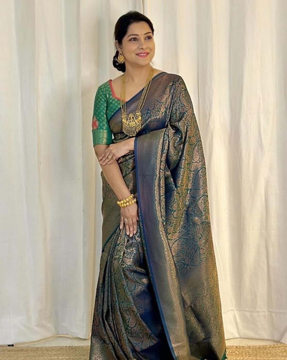 Buy Green Sarees for Women by HINAYAT FASHION Online | Ajio.com