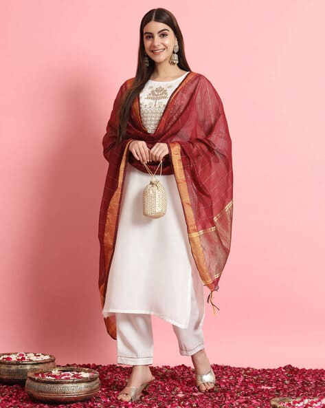 VREDEVOGEL Women Embroidered Straight Kurta Set