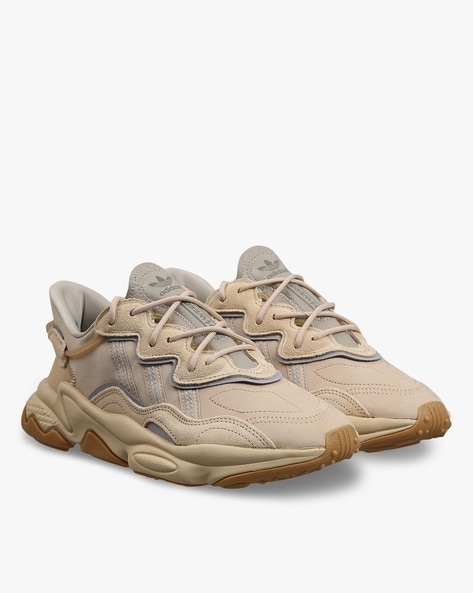 Ozweego adidas 2025 dames beige