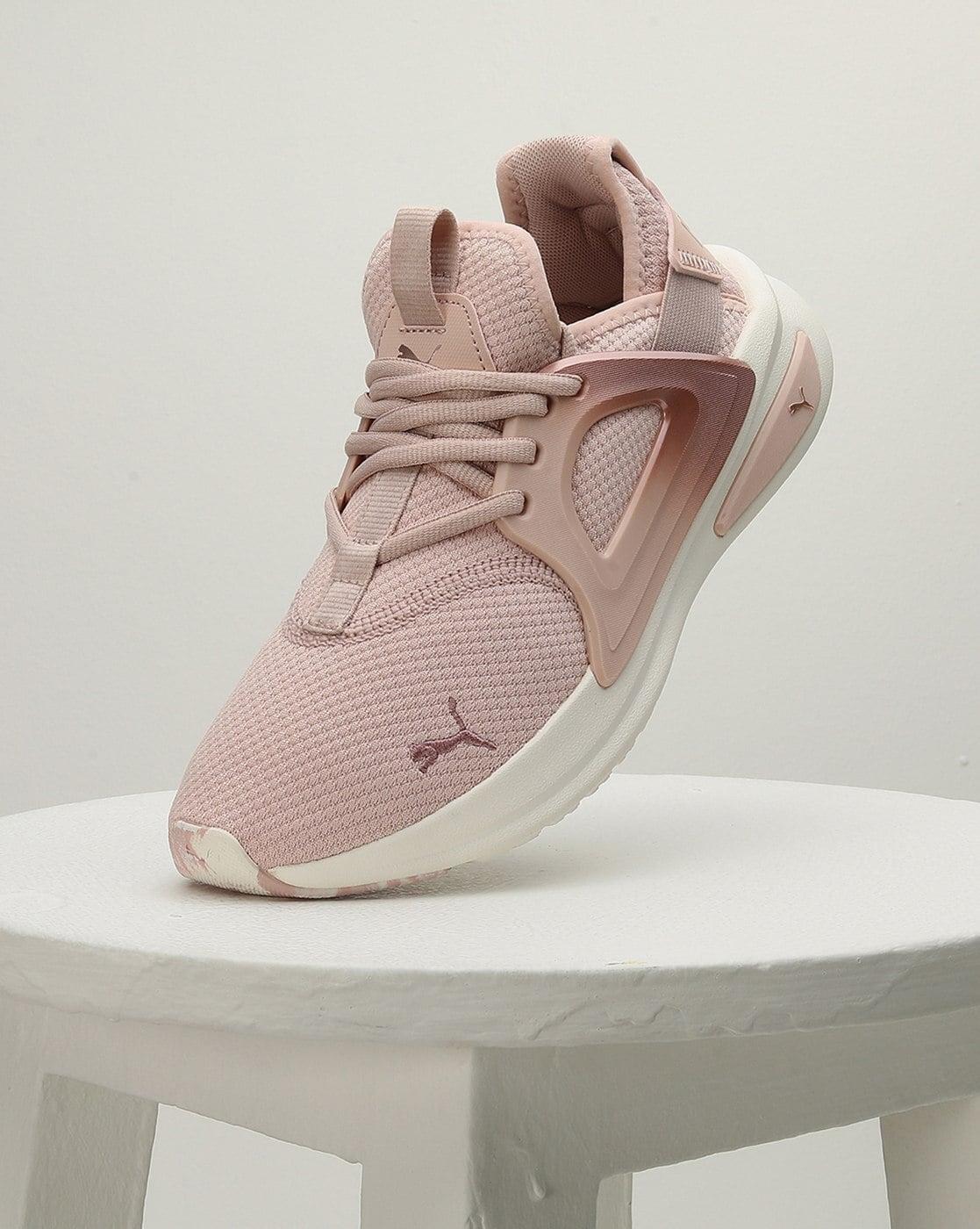 Pink pumas outlet shoes