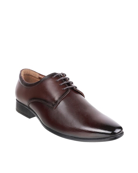 Metro Textured Lace-Up Derby Shoes