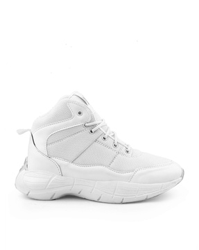Best on sale sneakers 218