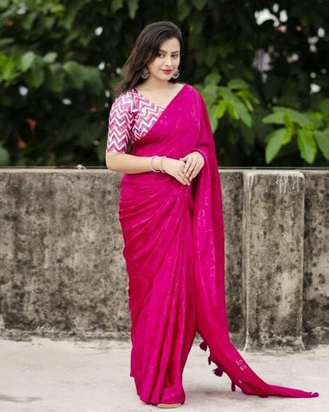 Buy Pink Georgette Saree With Blouse Piece online-Karagiri