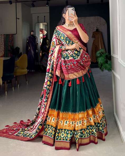 Ghoomar discount chaniya choli