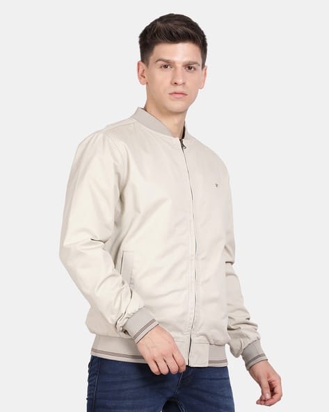 -473Wx593H-466963049-beige- -473Wx593H-466963049-beige-