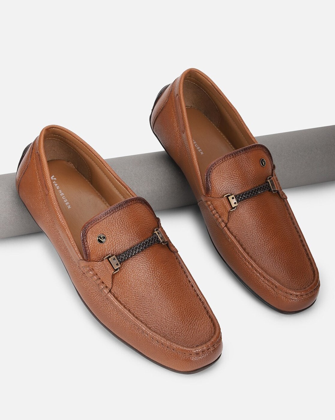 Van Heusen Shoes for Men, Online Sale up to 50% off