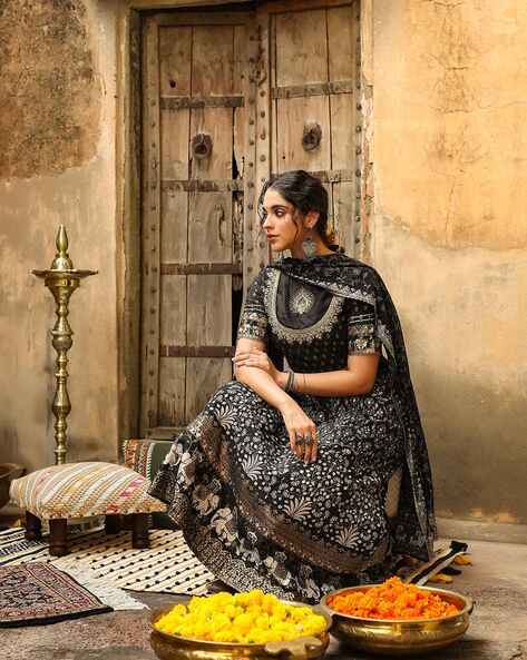 Black Lehenga Set – Aman Takyar