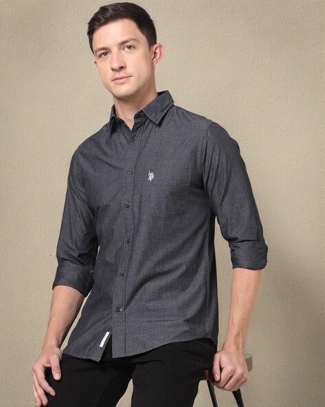 Men Tailored Fit Shirt with Patch Pocket