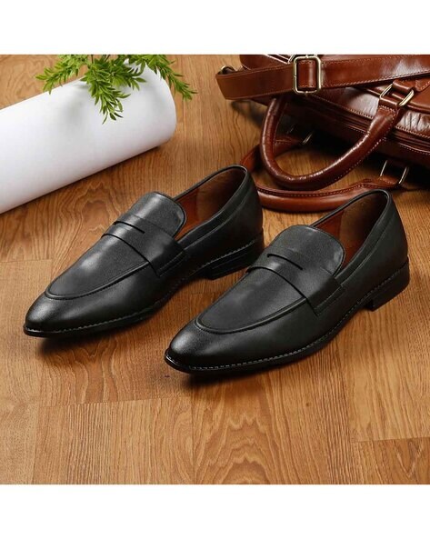 Buy Maroon Formal Shoes for Men by LOUIS STITCH Online