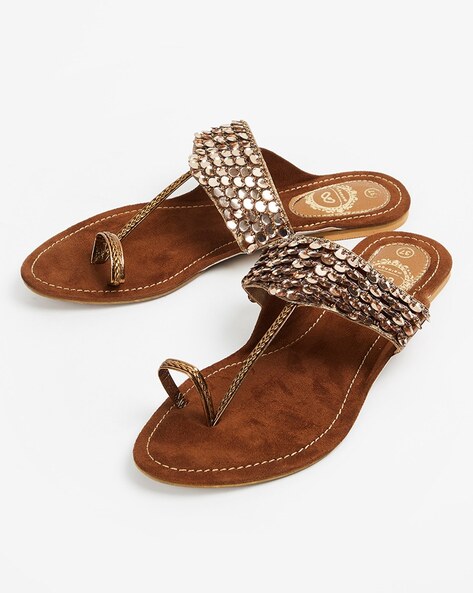 Chic best sale flat sandals