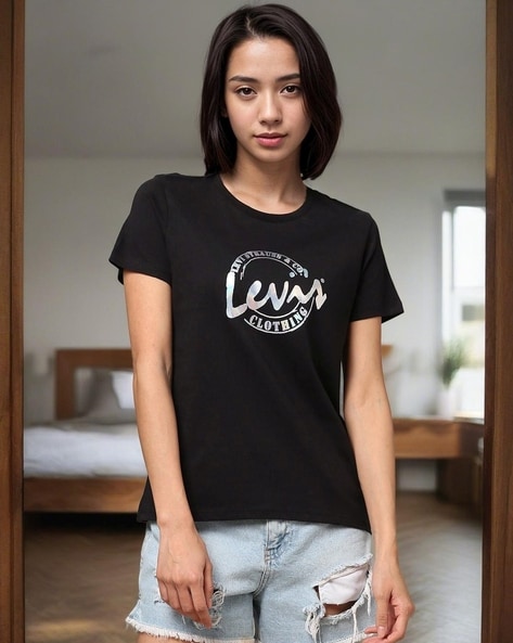 T shirt outlet levis outfit