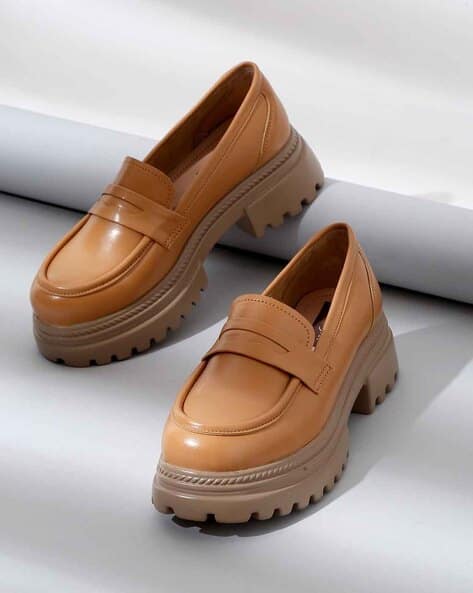 Women Round-Toe Slip-On Shoes