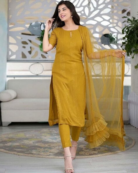 Women Embroidered Straight Kurta Suit Set 