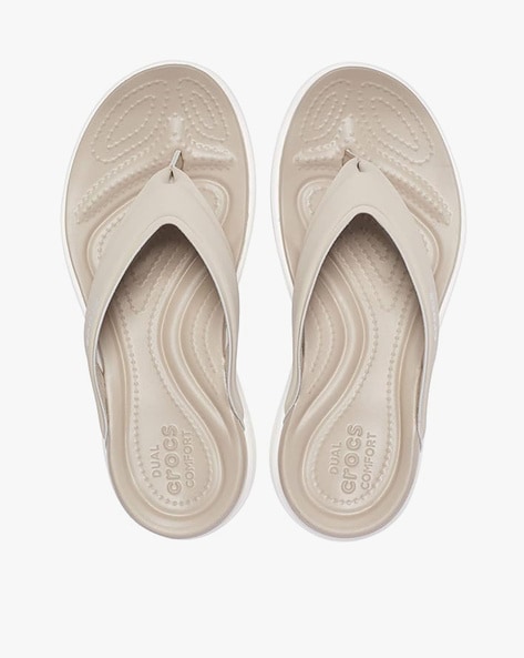 Cushioned flip flops online womens