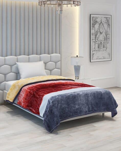 Buy Red Blankets, Dohars Quilts for Home Kitchen by MONTE