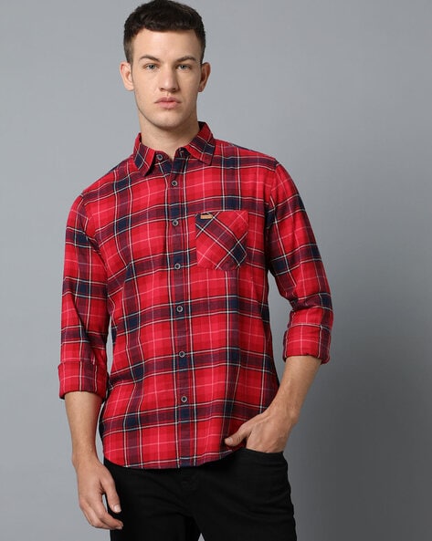 Men Checked Slim Fit Shirt with Patch Pocket