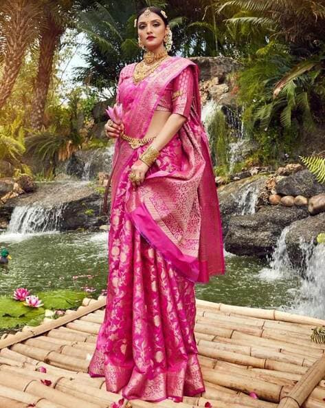 Golden Zari line Weaving Kerala Cotton Saree | GAT128