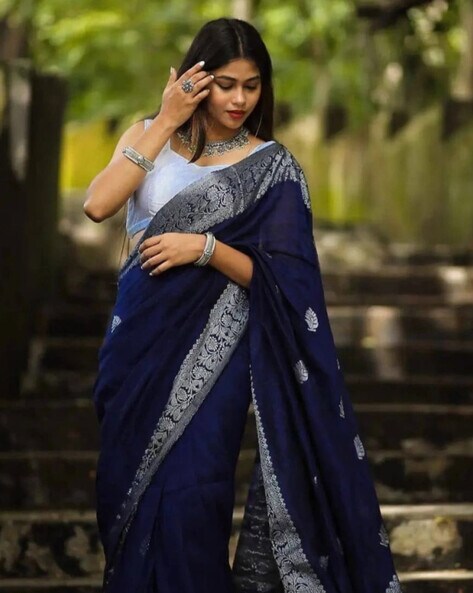 Women Woven Saree with Contrast Border